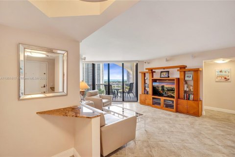 Condo in Aventura, Florida, 2 bedrooms  № 1953198 - photo 9