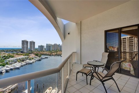 Condo in Aventura, Florida, 2 bedrooms  № 1953198 - photo 23
