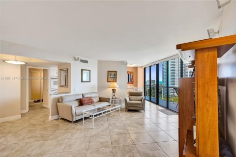 Condo in Aventura, Florida, 2 bedrooms  № 1953198 - photo 12
