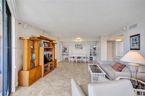 Condo in Aventura, Florida, 2 bedrooms  № 1953198 - photo 11