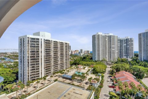 Condo in Aventura, Florida, 2 bedrooms  № 1953198 - photo 25