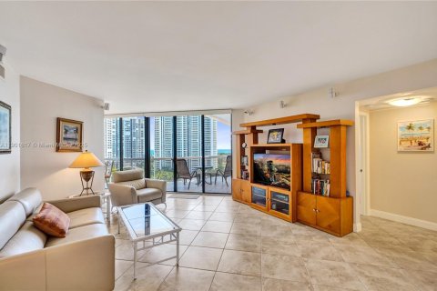 Condo in Aventura, Florida, 2 bedrooms  № 1953198 - photo 3