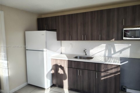 Commercial property in Miami, Florida 37.16 sq.m. № 1993970 - photo 5