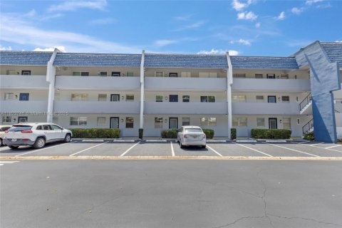 Condo in Margate, Florida, 2 bedrooms  № 1788596 - photo 21