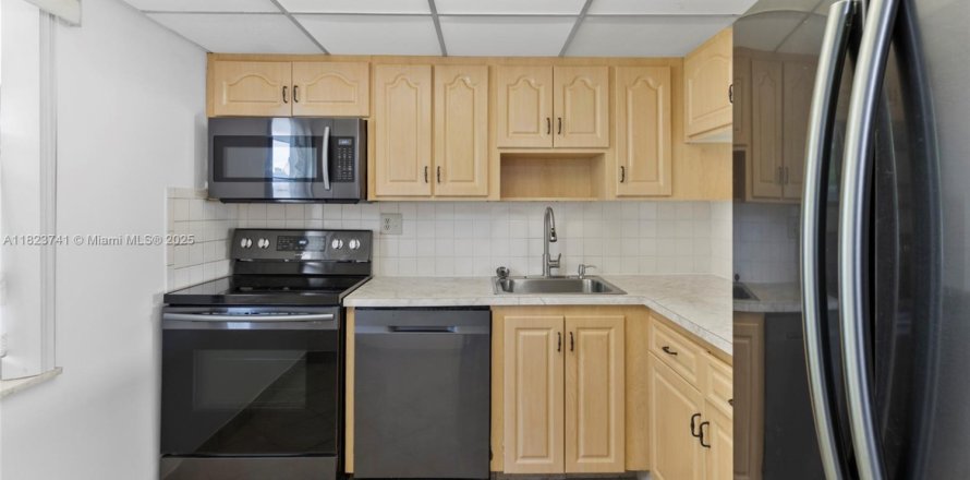 Condo in Margate, Florida, 2 bedrooms № 1788596