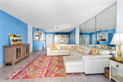 Condo in Ormond Beach, Florida, 2 bedrooms  № 1425197 - photo 9