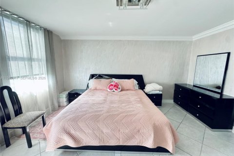 Купить кондоминиум в Халландейл-Бич, Флорида 3 спальни, 214.14м2, № 1998840 - фото 18