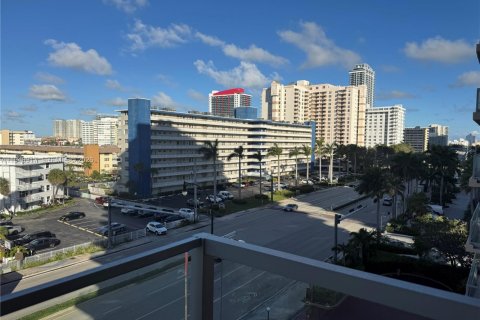 Купить кондоминиум в Халландейл-Бич, Флорида 3 спальни, 214.14м2, № 1998840 - фото 29