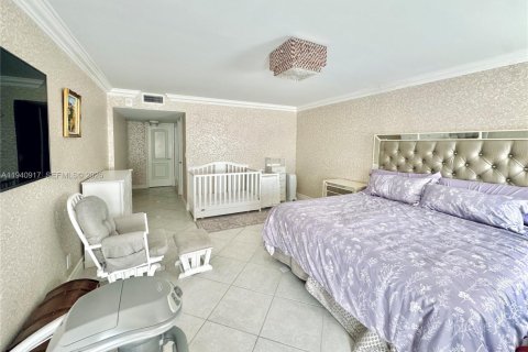 Купить кондоминиум в Халландейл-Бич, Флорида 3 спальни, 214.14м2, № 1998840 - фото 13