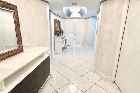 Купить кондоминиум в Халландейл-Бич, Флорида 3 спальни, 214.14м2, № 1998840 - фото 6