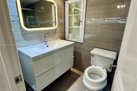 Купить кондоминиум в Халландейл-Бич, Флорида 3 спальни, 214.14м2, № 1998840 - фото 24