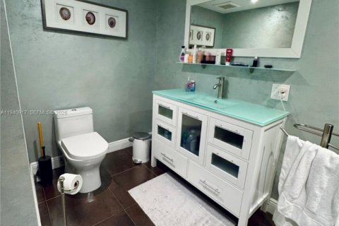 Купить кондоминиум в Халландейл-Бич, Флорида 3 спальни, 214.14м2, № 1998840 - фото 23