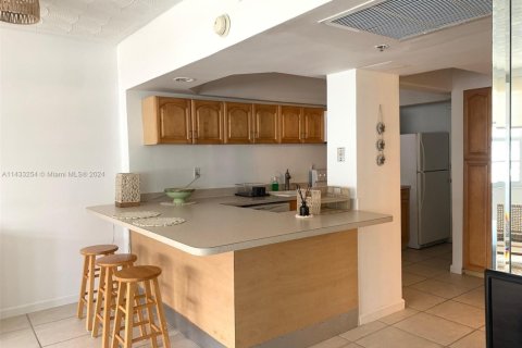 Copropriété à louer à Miami Beach, Floride: 51.1 m2 № 1939543 - photo 9