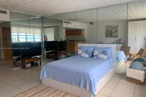 Copropriété à louer à Miami Beach, Floride: 51.1 m2 № 1939543 - photo 11