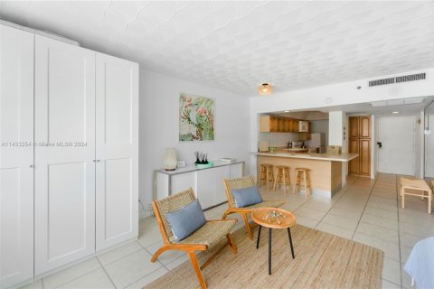Copropriété à louer à Miami Beach, Floride: 51.1 m2 № 1939543 - photo 5