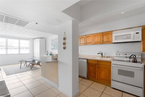 Copropriété à louer à Miami Beach, Floride: 51.1 m2 № 1939543 - photo 15