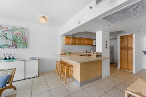 Copropriété à louer à Miami Beach, Floride: 51.1 m2 № 1939543 - photo 8
