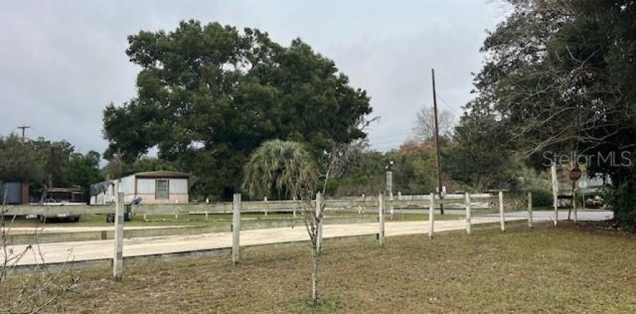 Commercial property in Alachua, Florida 19 bedrooms, 714.05 sq.m. № 2097974