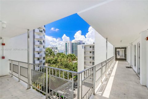 Купить кондоминиум в Майами-Бич, Флорида 1 спальня, 59.27м2, № 2009221 - фото 13