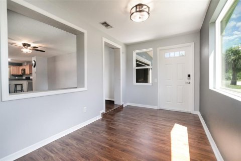 Casa en venta en Tavares, Florida, 3 dormitorios, 191.01 m2 № 1877150 - foto 4