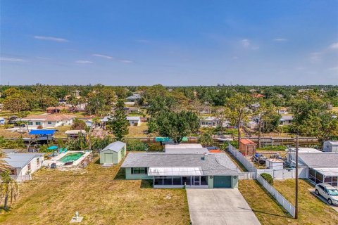 House in Englewood, Florida 3 bedrooms, 135.08 sq.m. № 1640230 - photo 2