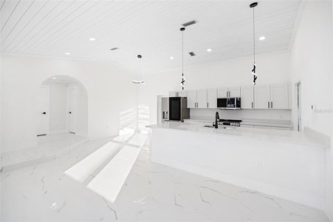 House in Port Charlotte, Florida 3 bedrooms, 144.65 sq.m. № 1831386 - photo 3