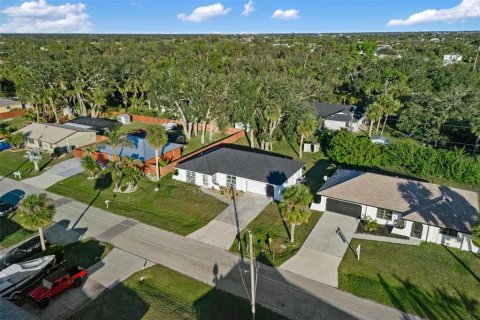 House in Port Charlotte, Florida 3 bedrooms, 144.65 sq.m. № 1831386 - photo 22