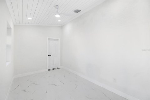 House in Port Charlotte, Florida 3 bedrooms, 144.65 sq.m. № 1831386 - photo 15