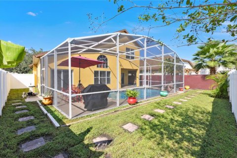 Villa ou maison à vendre à Kissimmee, Floride: 4 chambres, 212.28 m2 № 2418443 - photo 18