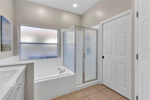Villa ou maison à vendre à Kissimmee, Floride: 4 chambres, 212.28 m2 № 2418443 - photo 8