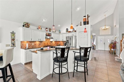Villa ou maison à vendre à Kissimmee, Floride: 4 chambres, 212.28 m2 № 2418443 - photo 3