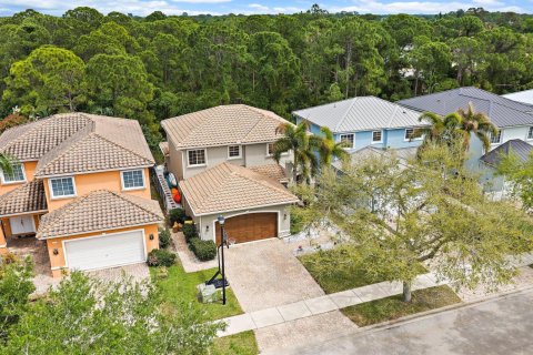 House in Palm City, Florida 3 bedrooms, 216.74 sq.m. № 2265830 - photo 2