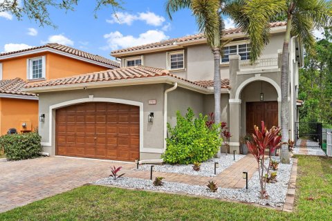 House in Palm City, Florida 3 bedrooms, 216.74 sq.m. № 2265830 - photo 3