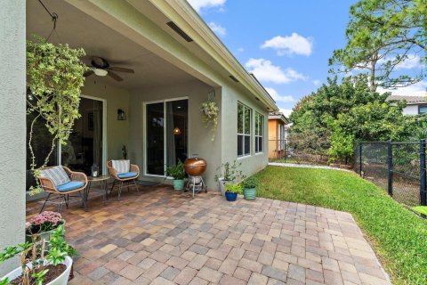 House in Palm City, Florida 3 bedrooms, 216.74 sq.m. № 2265830 - photo 30