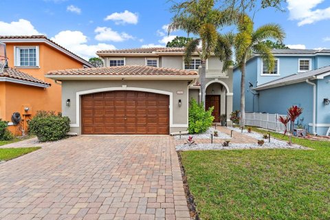 House in Palm City, Florida 3 bedrooms, 216.74 sq.m. № 2265830