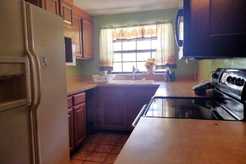 House in Bunnell, Florida 4 bedrooms, 162.76 sq.m. № 2209386 - photo 11