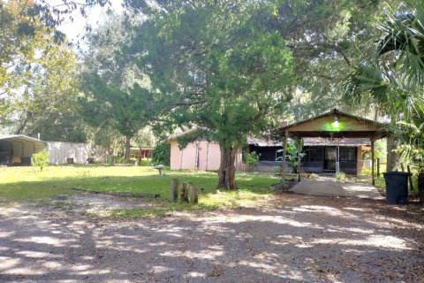 House in Bunnell, Florida 4 bedrooms, 162.76 sq.m. № 2209386