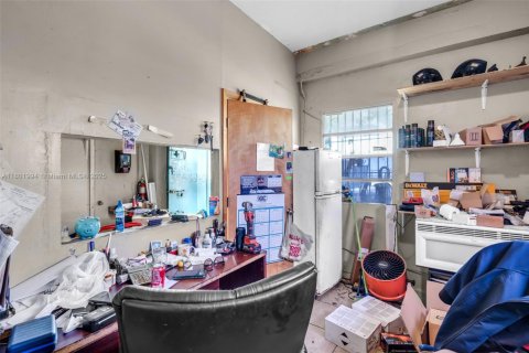 Propiedad comercial en venta en Miami, Florida № 1688600 - foto 6