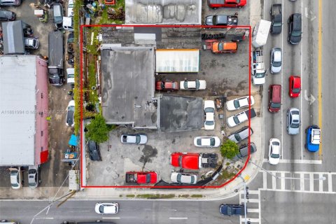 Propiedad comercial en venta en Miami, Florida № 1688600 - foto 24
