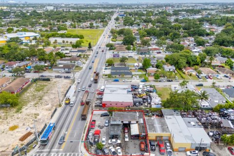 Propiedad comercial en venta en Miami, Florida № 1688600 - foto 16