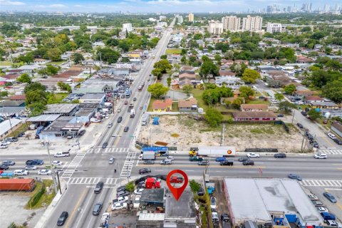 Propiedad comercial en venta en Miami, Florida № 1688600 - foto 18