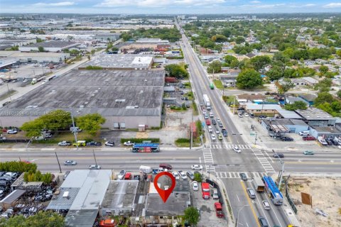 Propiedad comercial en venta en Miami, Florida № 1688600 - foto 20