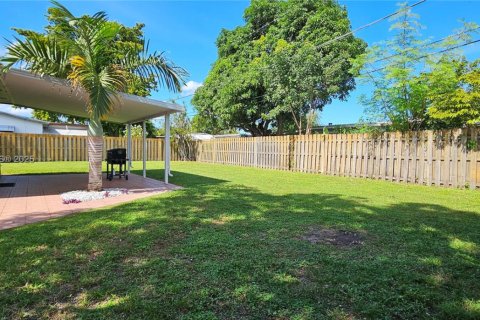 Villa ou maison à vendre à Sunrise, Floride: 2 chambres, 97.83 m2 № 1956976 - photo 27