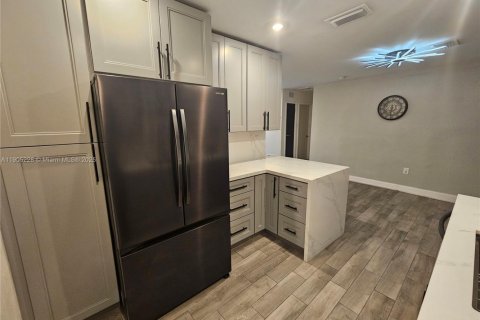 Villa ou maison à vendre à Sunrise, Floride: 2 chambres, 97.83 m2 № 1956976 - photo 9