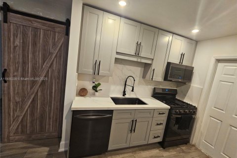 Villa ou maison à vendre à Sunrise, Floride: 2 chambres, 97.83 m2 № 1956976 - photo 8