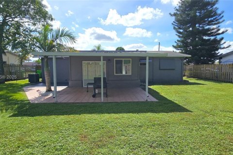 Villa ou maison à vendre à Sunrise, Floride: 2 chambres, 97.83 m2 № 1956976 - photo 29
