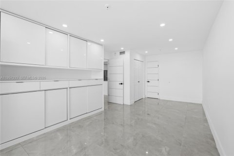 Condo in Miami Beach, Florida, 1 bedroom  № 2025856 - photo 25