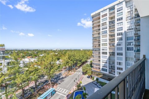 Condo in Miami Beach, Florida, 1 bedroom  № 2025856 - photo 17