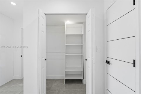 Condo in Miami Beach, Florida, 1 bedroom  № 2025856 - photo 22