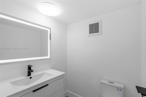 Condo in Miami Beach, Florida, 1 bedroom  № 2025856 - photo 6